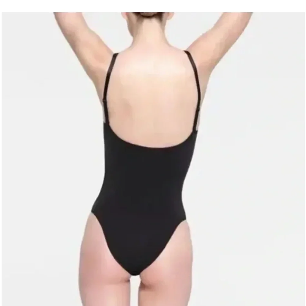 SKIMS *NWOB Seamless Sculpt Zip Front Bodysuit | Onyx - Picture 10 of 10